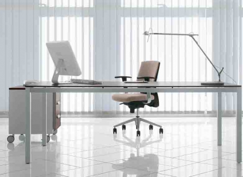 Prodotti di complemento: LINEA TAVOLI-SCRIVANIE