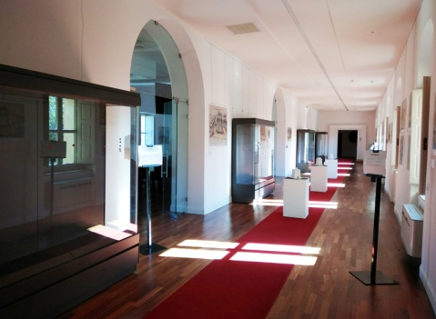 Vetrina espositiva per musei della linea Theca